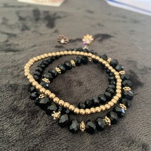 Black n good beaded bracelet with earrings